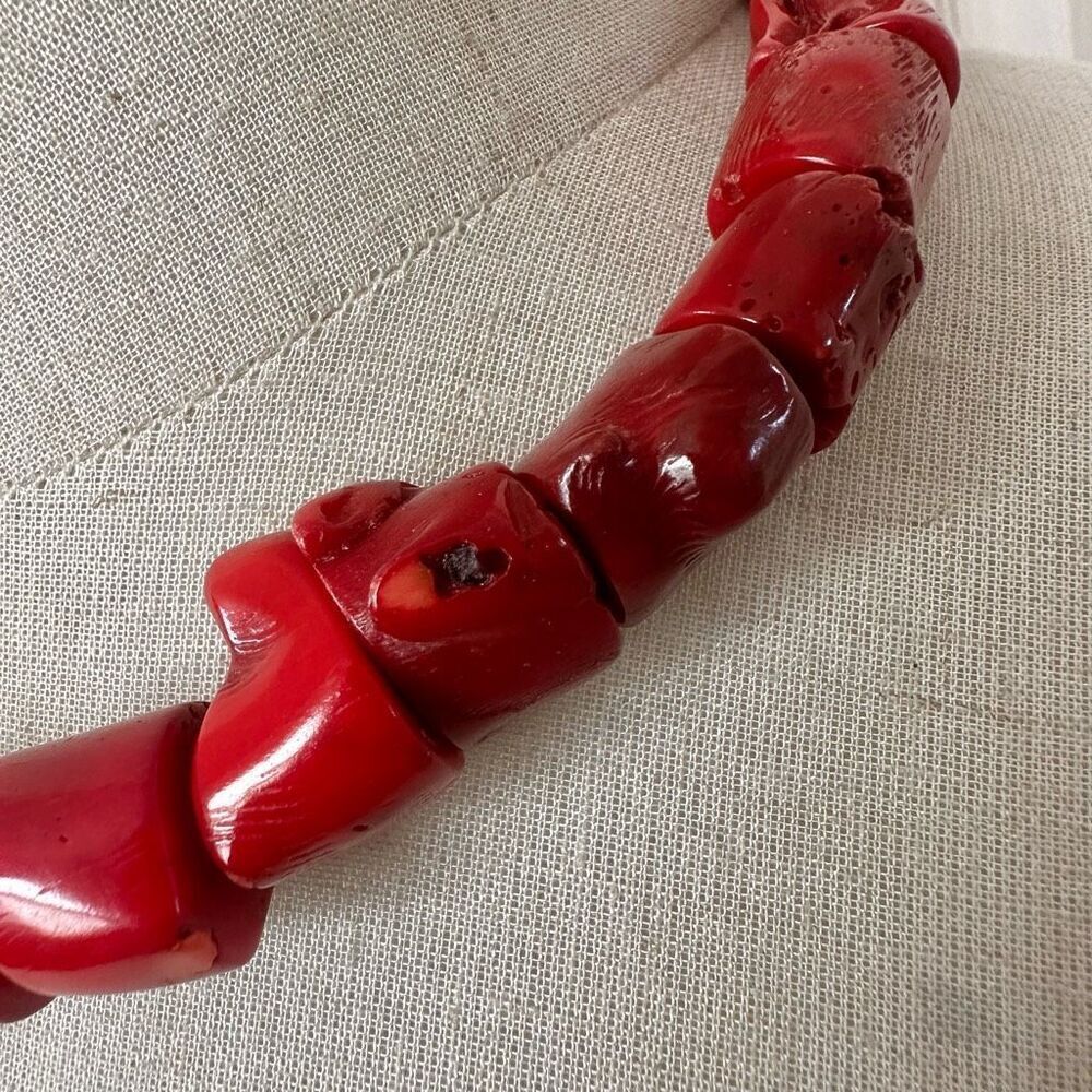 chunky raw coral choker necklace - Picture 10 of 11
